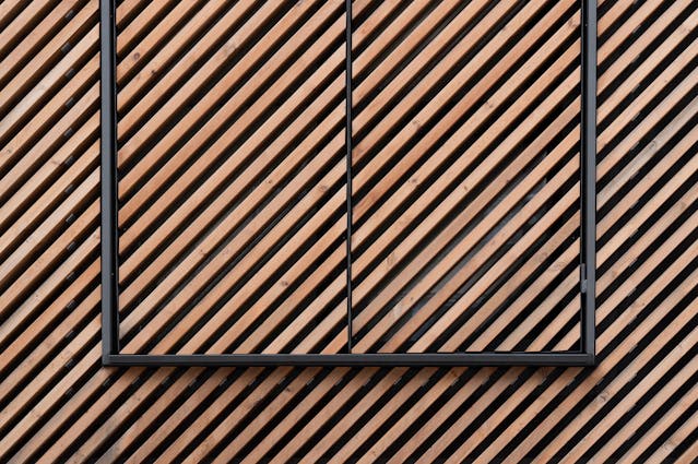 Listones de madera para decorar paredes