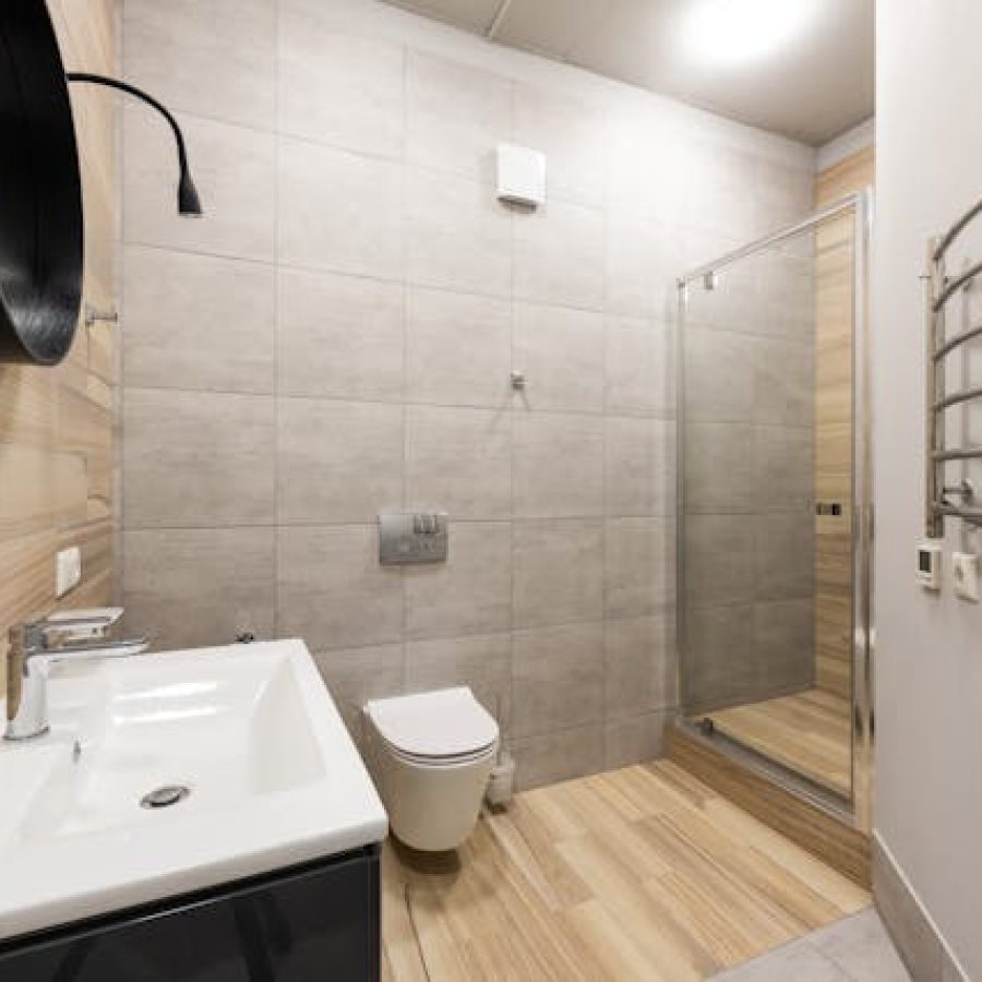 Cómo instalar suelo vinílico adhesivo en baño