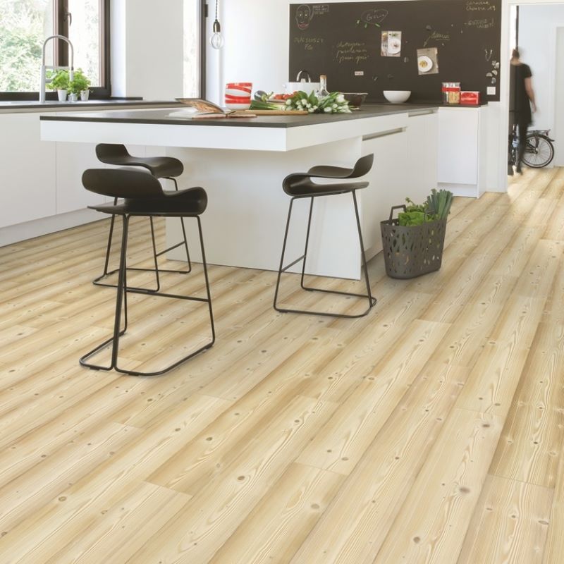 Tarima Laminada Pino Natural QUICK STEP | AC4 | Instalación Flotante en Click | Resistencia Agua