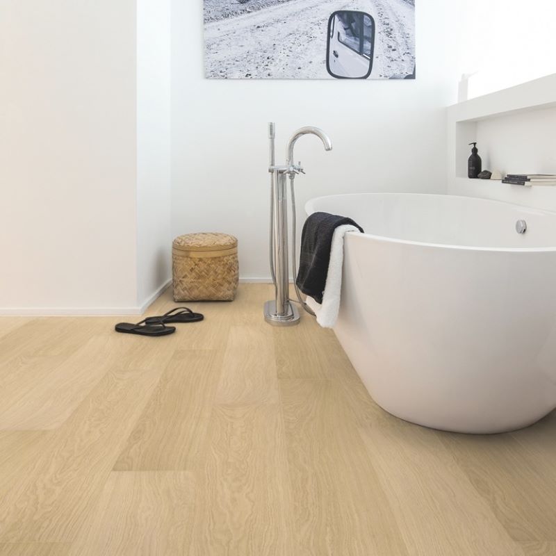 Tarima Laminada Roble Barnizado Blanco QUICK STEP | AC4 | Instalación Flotante en Click | Resistencia Agua