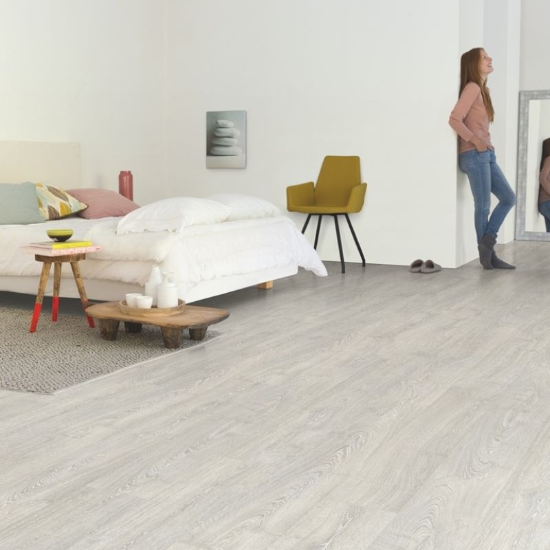 Tarima Laminada Roble Clásico Gris con Pátina QUICK STEP | AC4 | Instalación Flotante en Click | Resistencia Agua