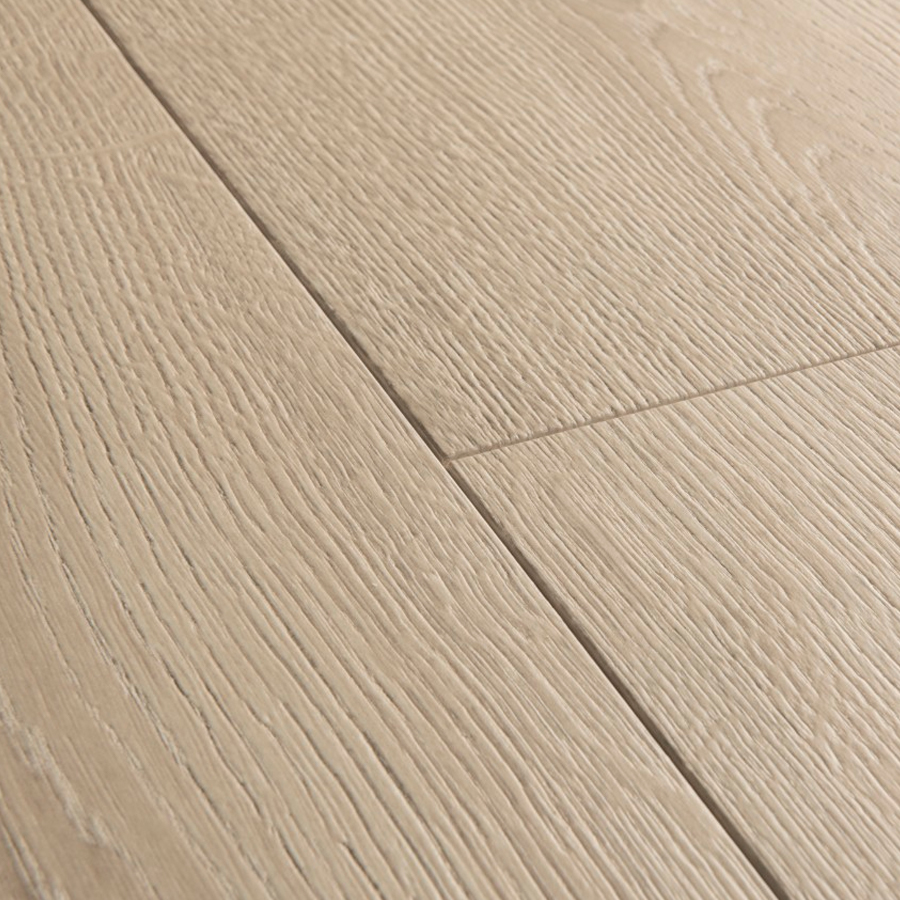 Suelo Laminado Roble Beige Barnizado | AC4 | 9mm | Resistencia al Agua | Ideal para salón, comedor, cocina y baño