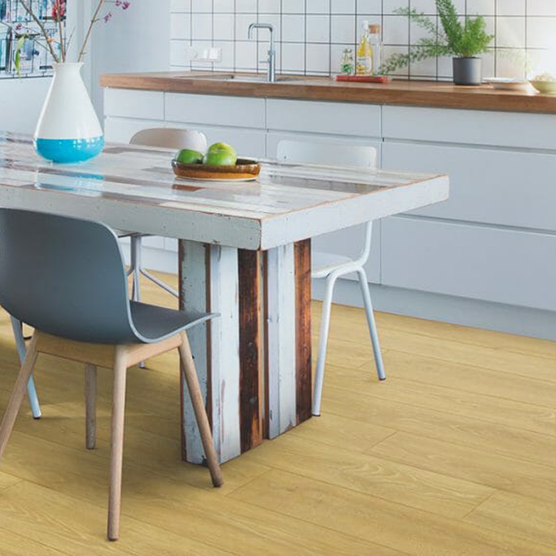 Suelo Laminado Roble Flor de Verano LEVEL | AC6 | 10mm | Agua y Humedad 72h | Tarima Flotante Instalación en Click 