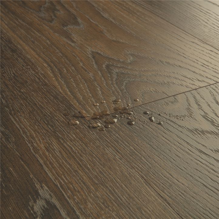 Tarima Laminada Roble Marrón Moca | AC4 | 8mm | Instalación Flotante Click | Resistencia al Agua | Suelo para Cocina y Baño	