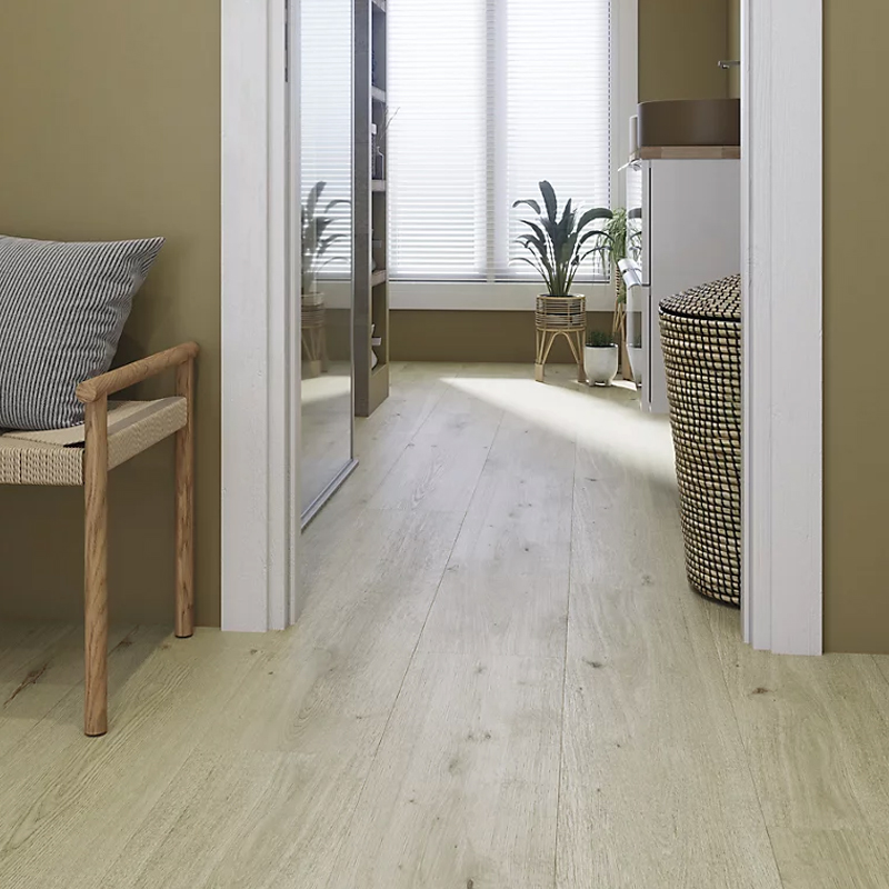 Suelo Laminado LEVEL Roble Mulán | AC5 | 8mm | Resistencia Agua y Humedad 24h | Hogar y Oficina