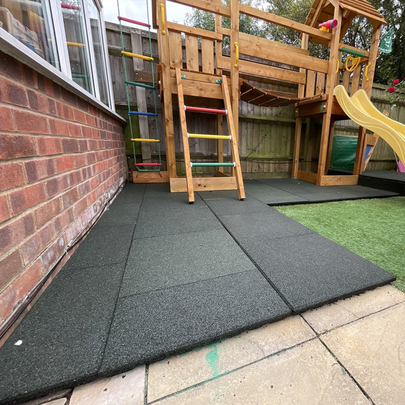 LOSETA DE CAUCHO PARQUES INFANTILES 1x1m | 40mm | Granulado Fino | ALTA DENSIDAD | Negro | Suelo Goma Infantil | Amortiguación