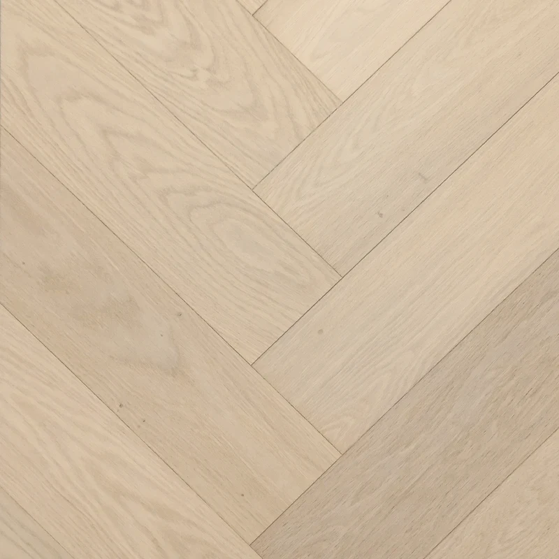 Tarima Madera Natural Multicapa en Espiga | Herringbone Invisible Nórdico | Roble Claro | Machihembrada
