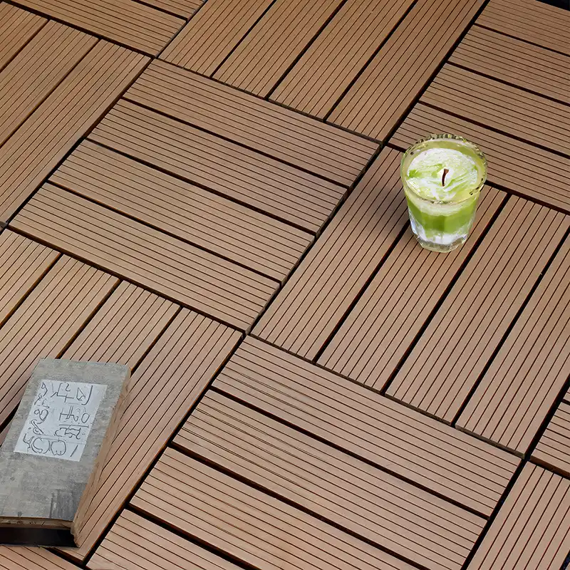 Baldosa Exterior Tarima Composite 30x30cm | Fácil Montaje | Loseta Autoinstalable | Madera Capuccino