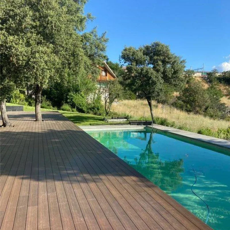 Tarima Exterior Bambu XTR Moca | Lamas de 1850x137mm | Madera Natural | 4 Unidades por m2