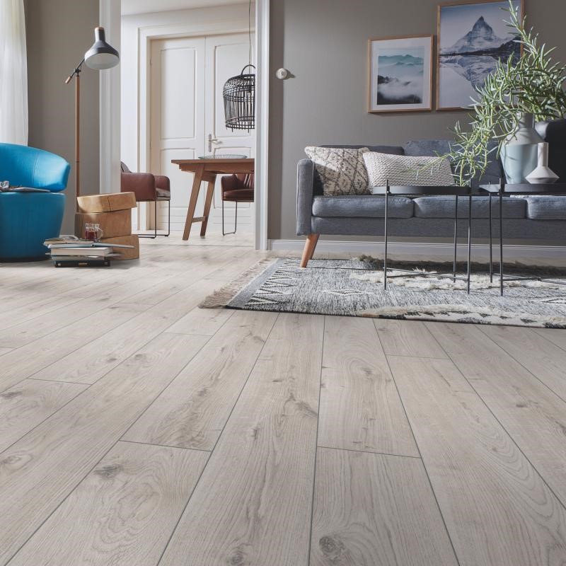 Suelo Laminado Roble Everest White KRONOTEX | AC5 | Tarima Flotante Madera Click | Resistencia al Agua